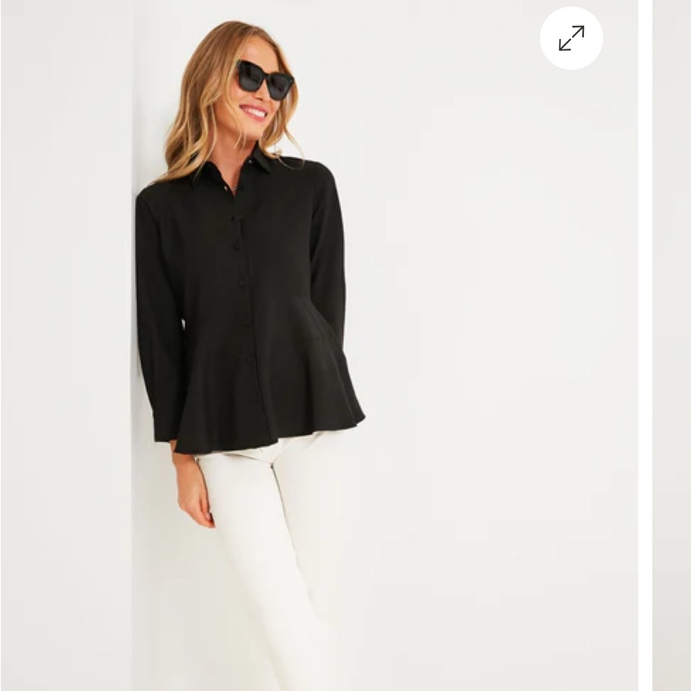 Pomander Place Classic Black Top